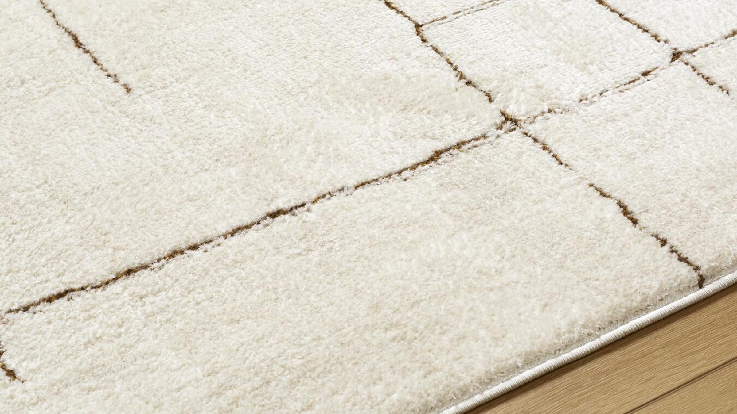 CURG-SUR-PR-SM-TAN-detail_texture_Lifestyle_3469c850-9065-4e1f-8e2c-f6be99744092.jpg