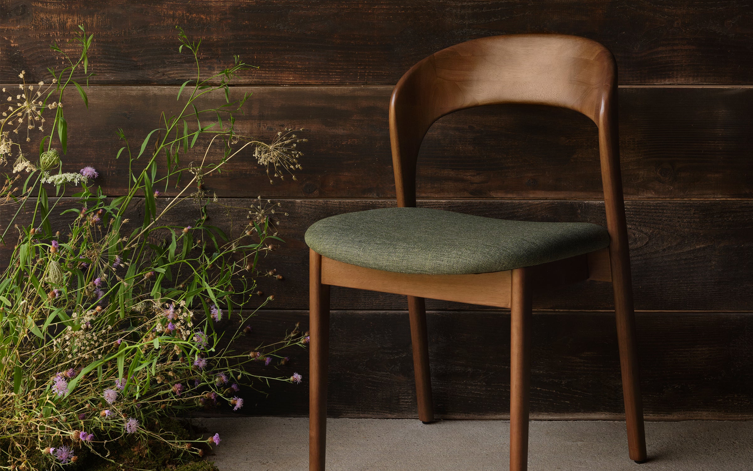 SonnetDiningChair_Lifestyle4_bec7514a-c247-4bd1-8f8e-9bbcd4473367.jpg