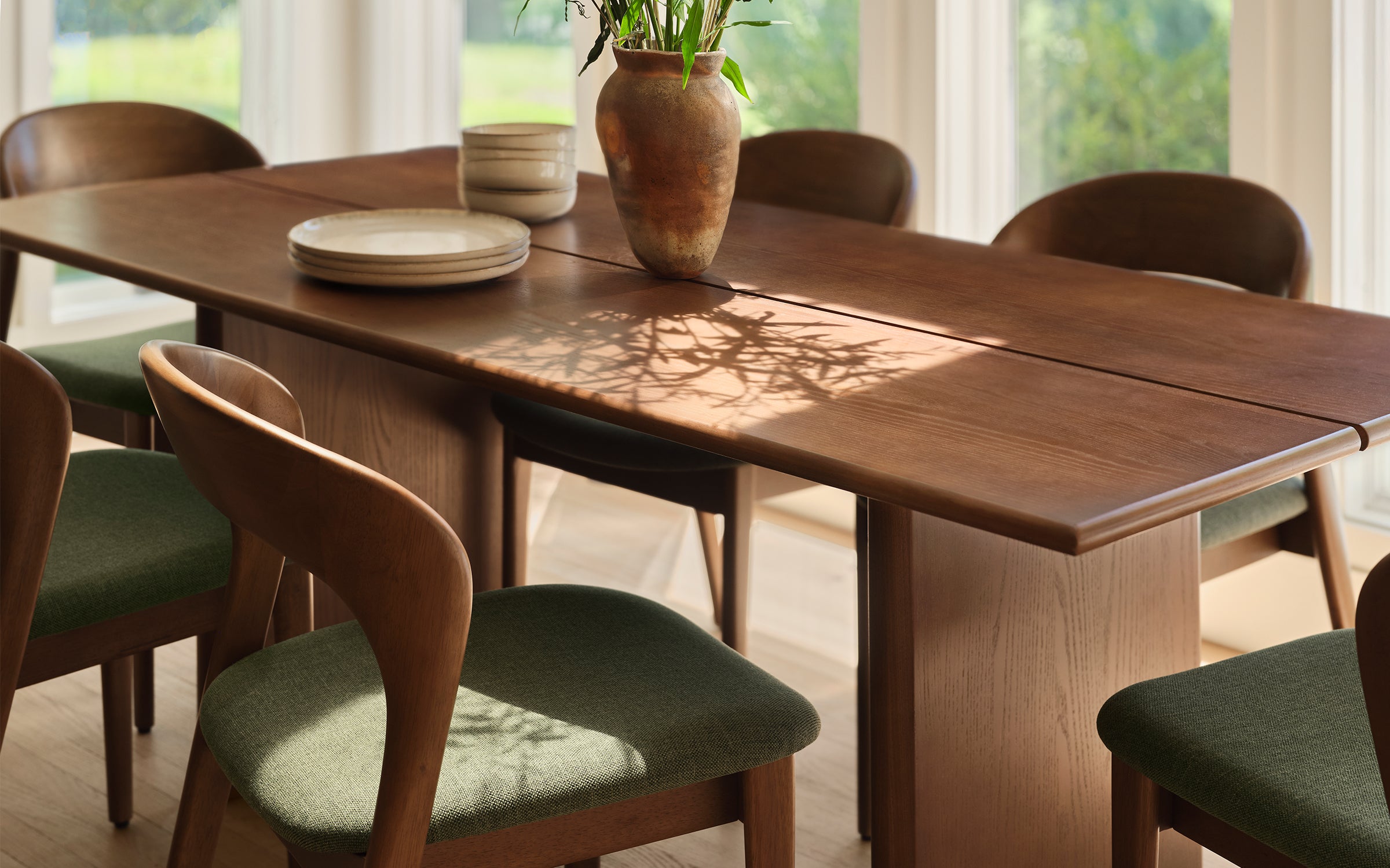 SonnetDining_GalleryTable_Detail.jpg