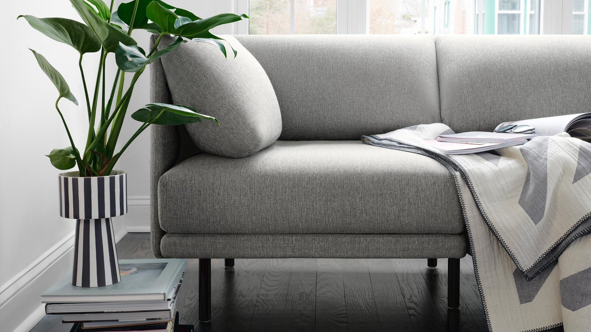 lifestyle-RangeStoneGreyDetail7_71559d34-ce4a-4694-b1b9-8318eddcebda.jpg