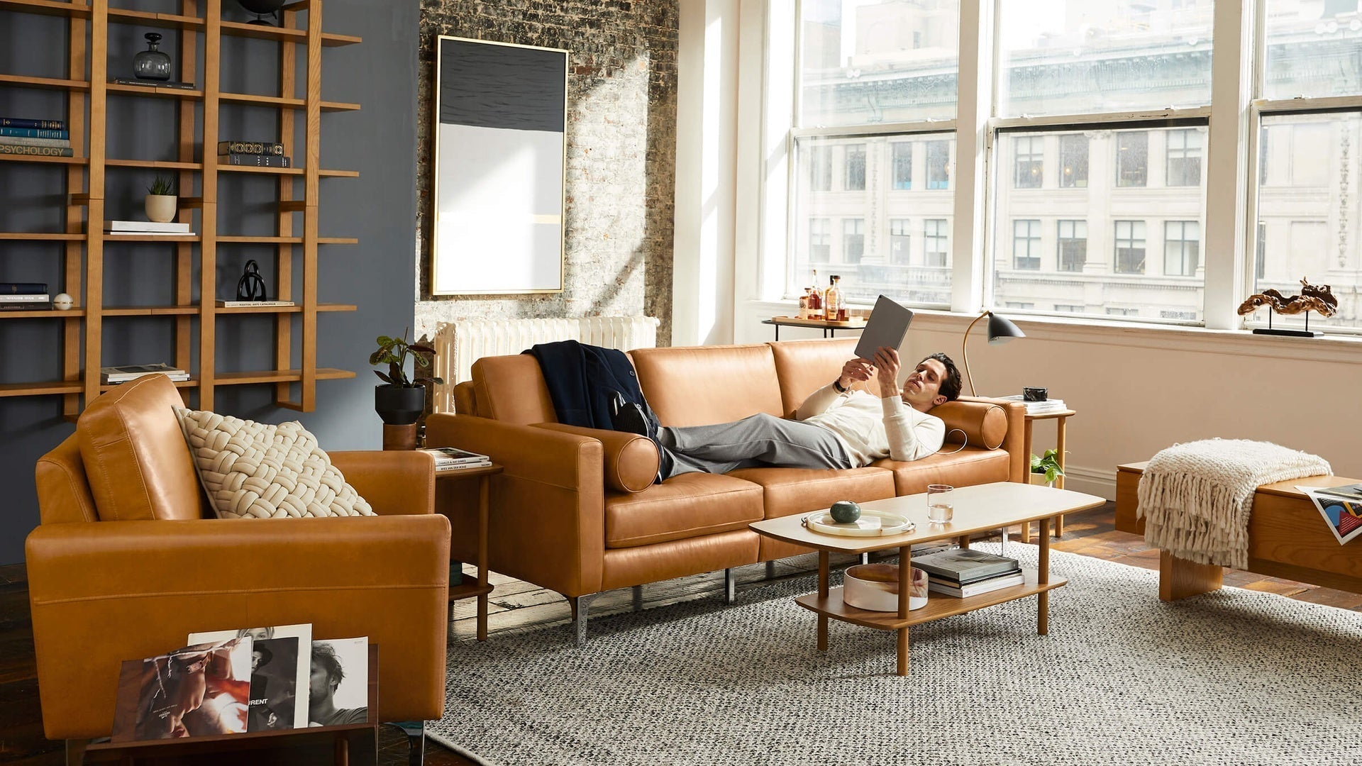 lifestyle-Sofa-Leather_29327069-11a7-482f-a856-78926d465fbd.jpg